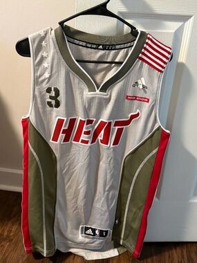 Adidas Dwyane Wade #3 Miami Heat Swingman Jersey Size S